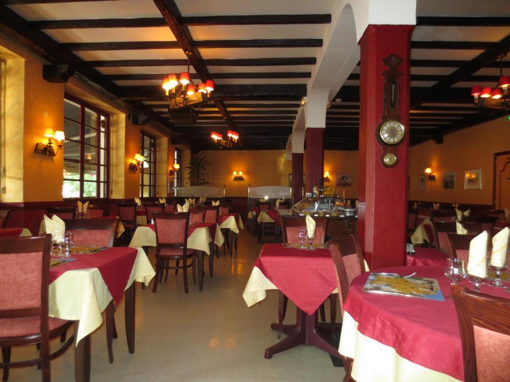 Hotellerie Du Centre Salies-du-Salat Екстериор снимка