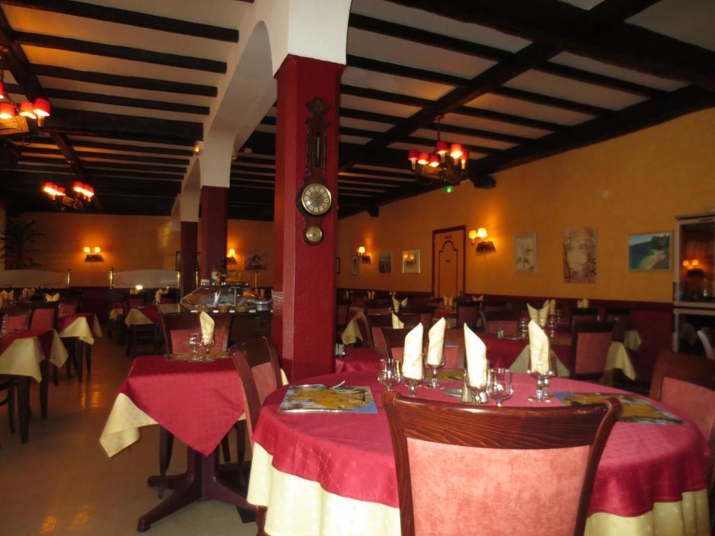 Hotellerie Du Centre Salies-du-Salat Екстериор снимка