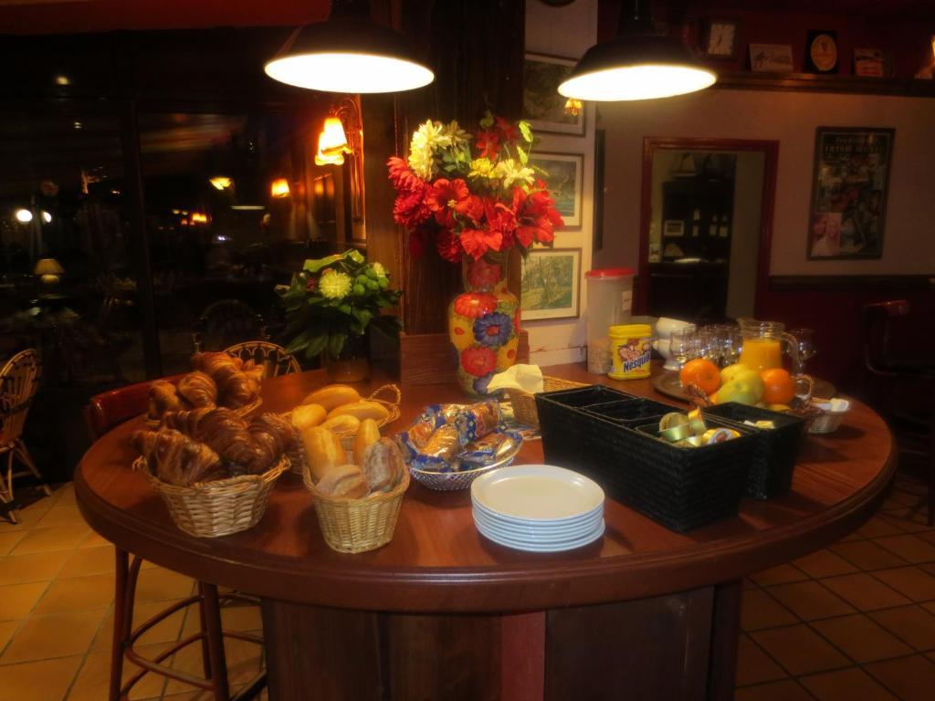 Hotellerie Du Centre Salies-du-Salat Екстериор снимка